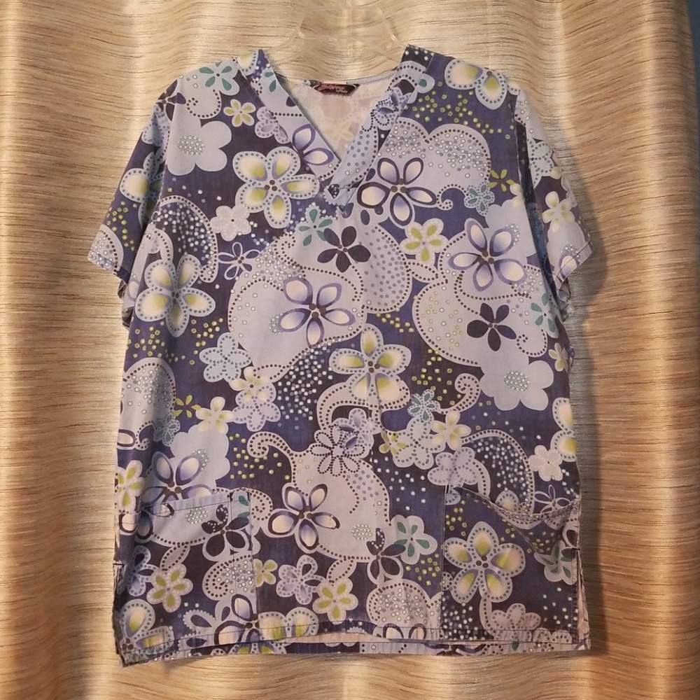 Sierra scrub top